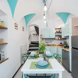 domus-regina-elena.hotelitalianriviera.com/